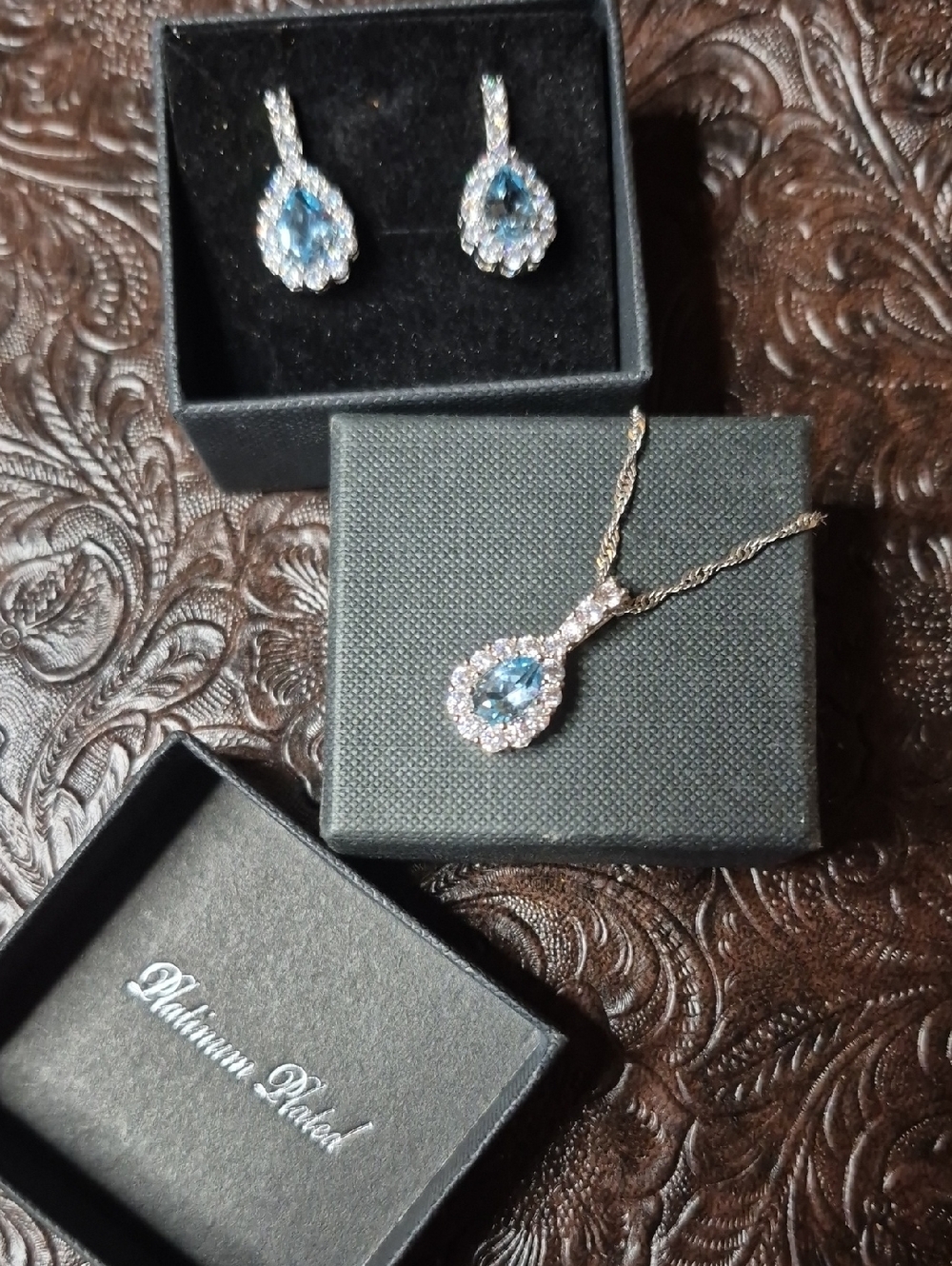 Blue Teardrop Pendant Necklace and Earrings Set
